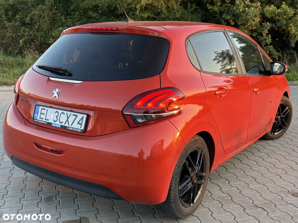 Peugeot 208 - 4
