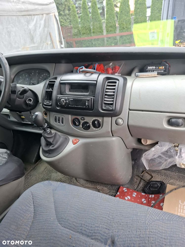 Renault Trafic - 10