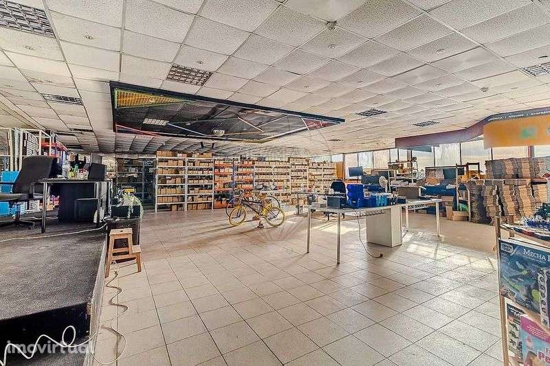 Moradia T3 enorme com armazéns, salões. - Grande imagem: 5/11