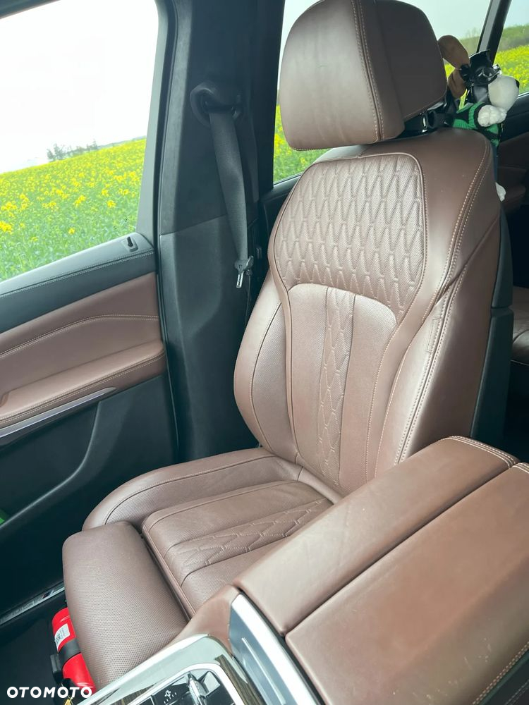 BMW X7 M50d sport - 17