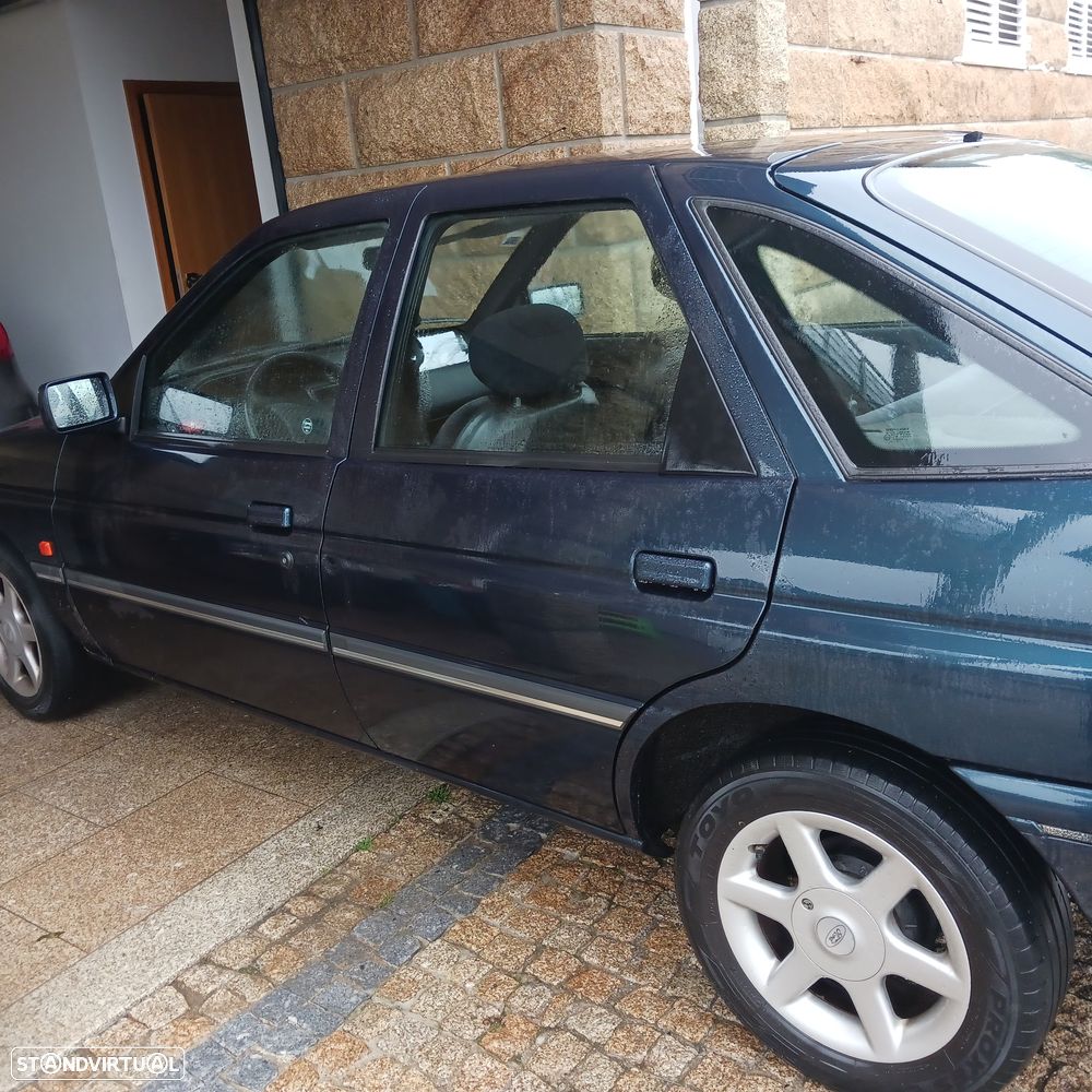 Ford Escort 1.3 CL - 4