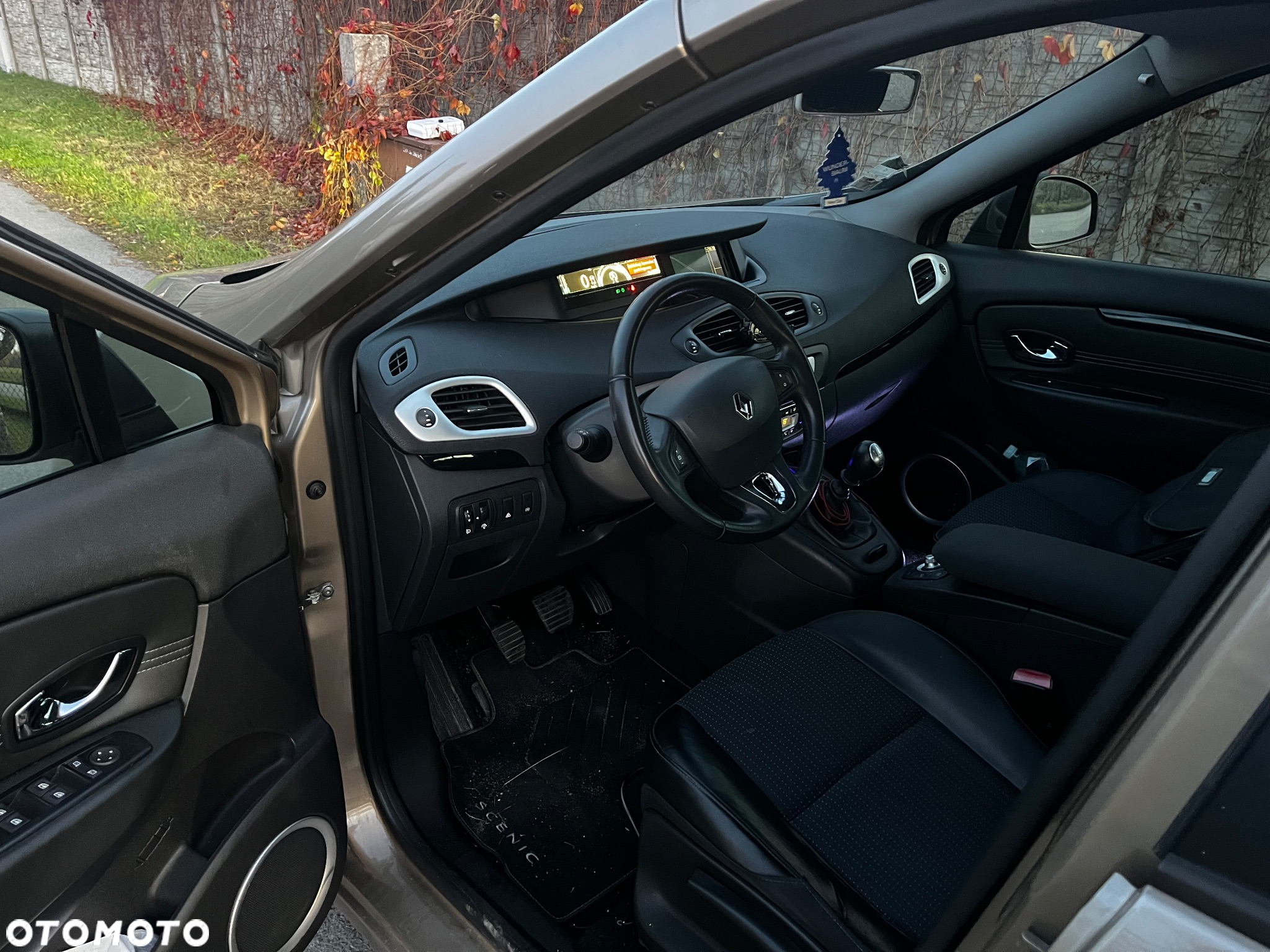 Renault Scenic 1.5 dCi Life - 13