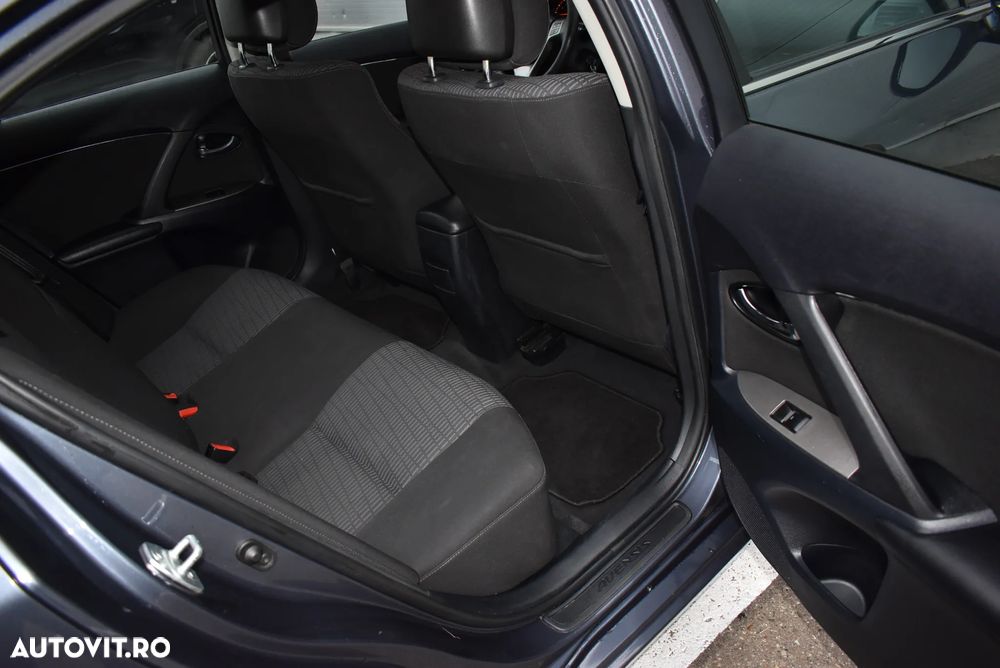 Toyota Avensis - 21