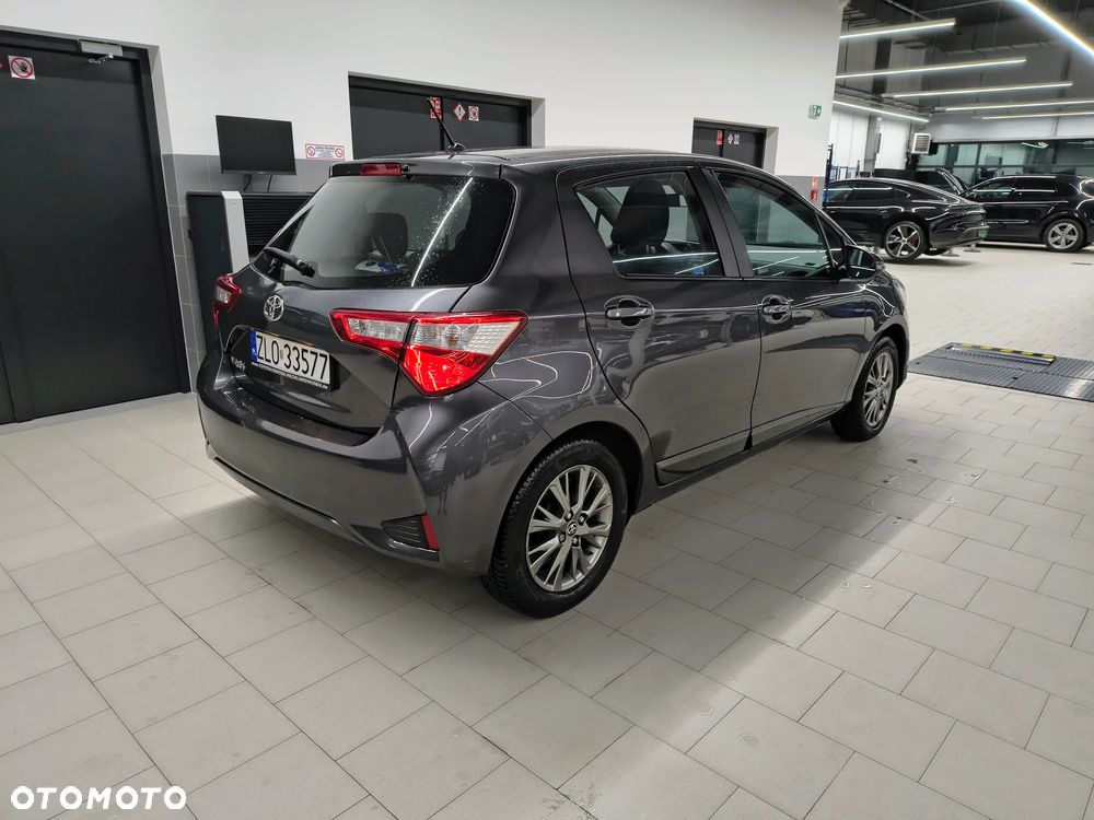 Toyota Yaris - 10