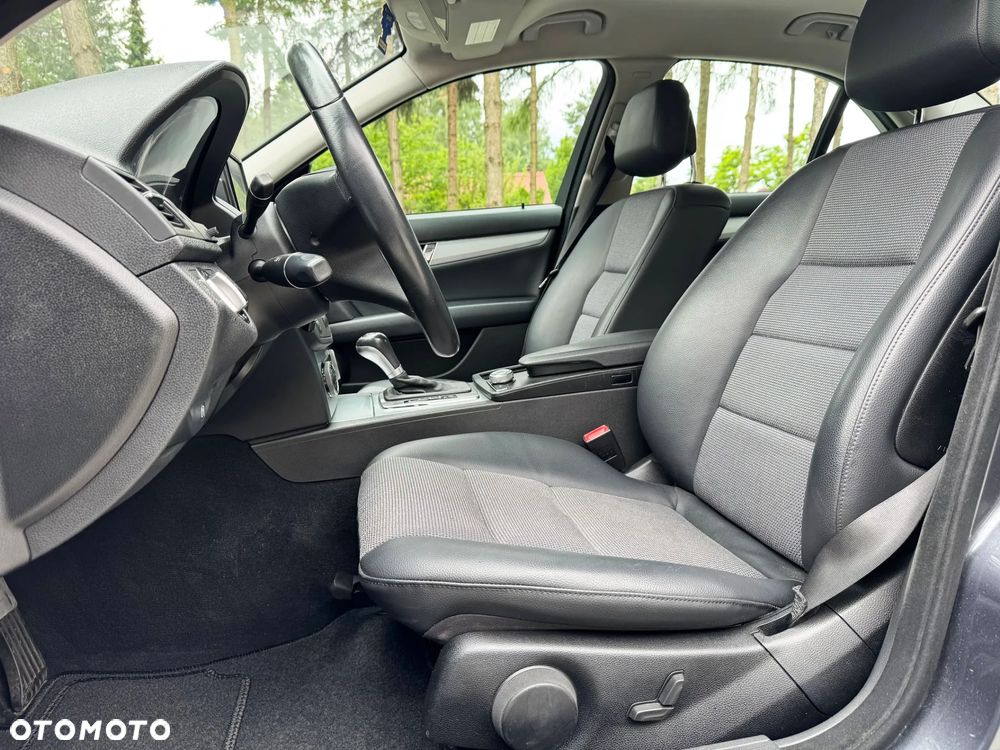 Mercedes-Benz Klasa C 250 CGI Automatik BlueEFFICIENCY Avantgarde - 18