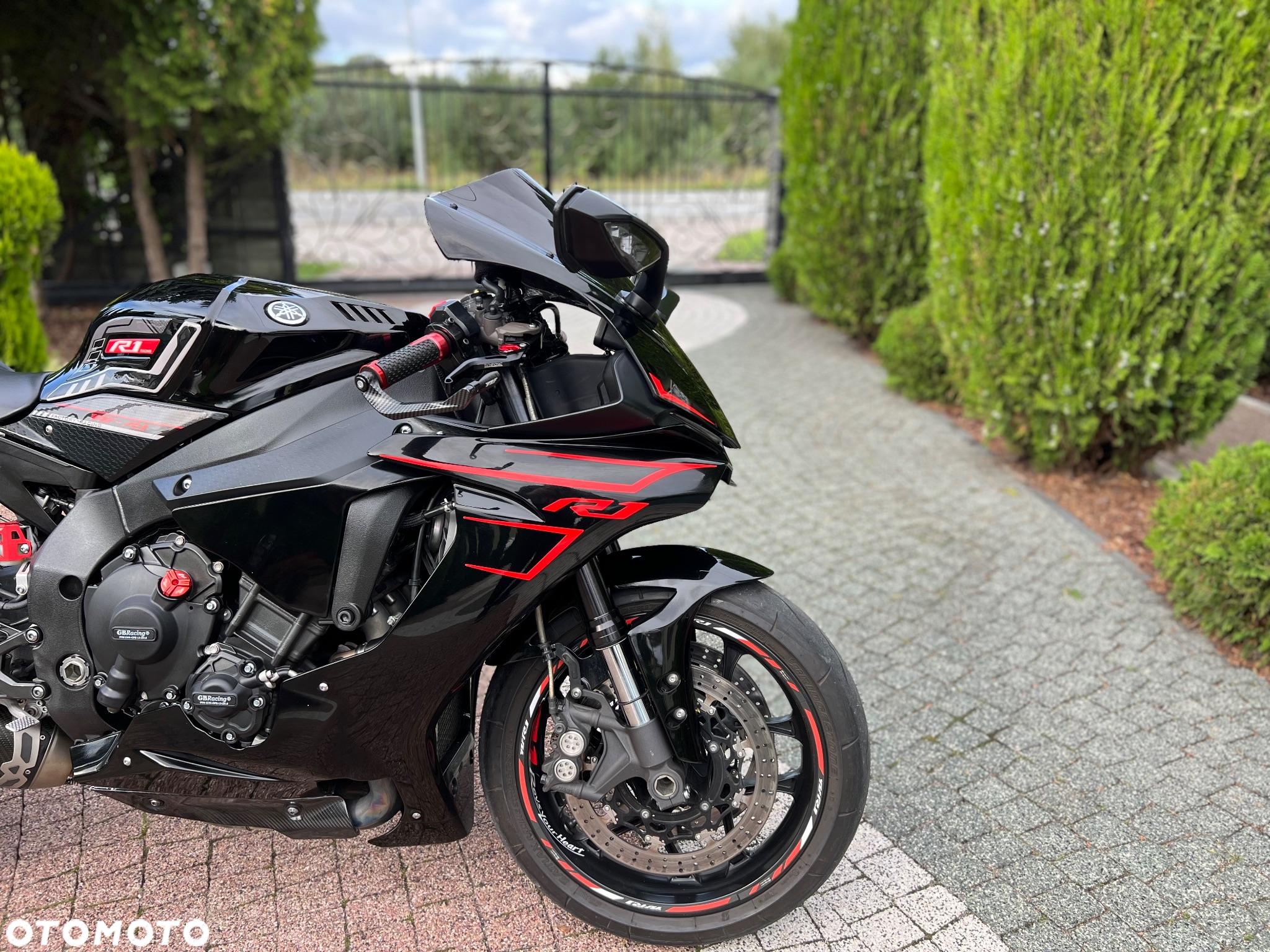 Yamaha R1 - 5