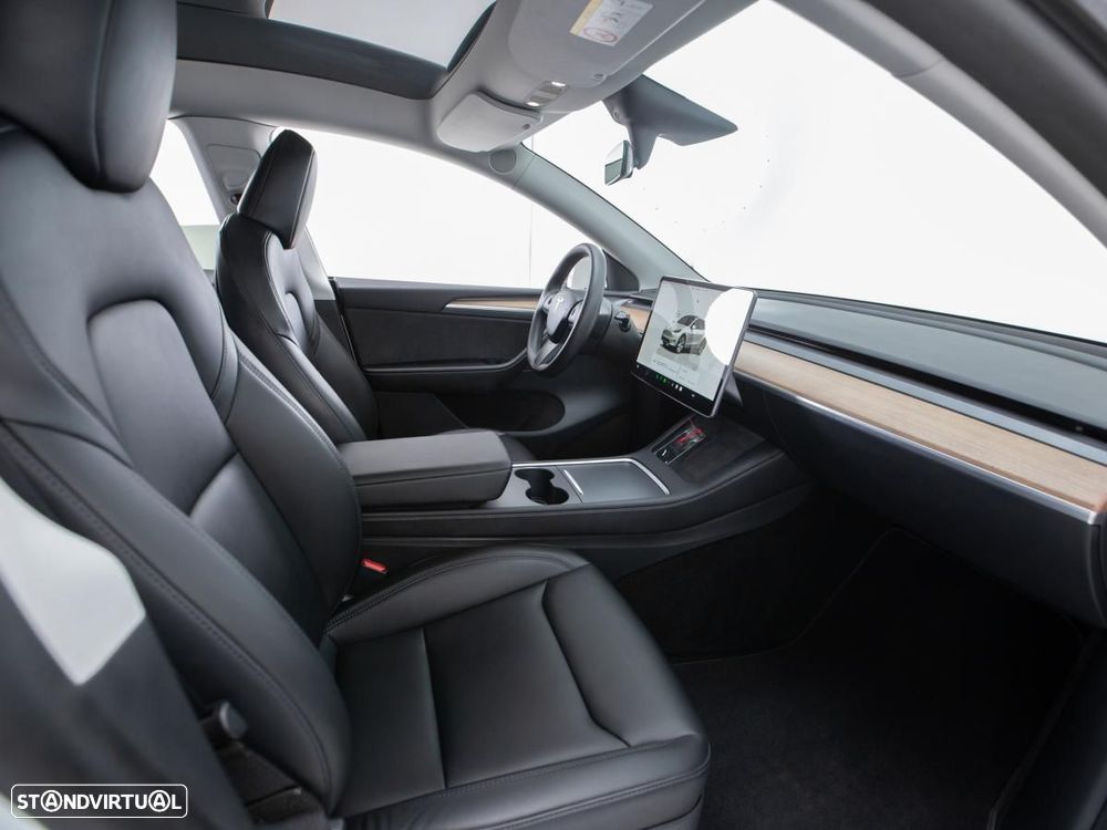 Tesla Model Y Long Range Dual Motor AWD - 10