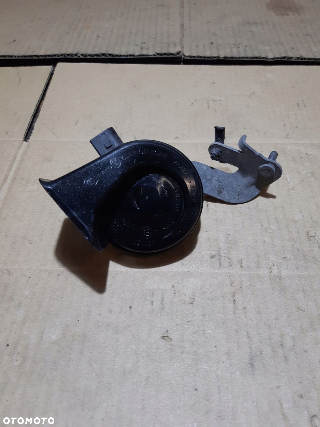 AUDI A4 B9 KLAKSON SYGNAŁ DŹWIĘKOWY LEWY PRZÓD 8W0951223 - 1