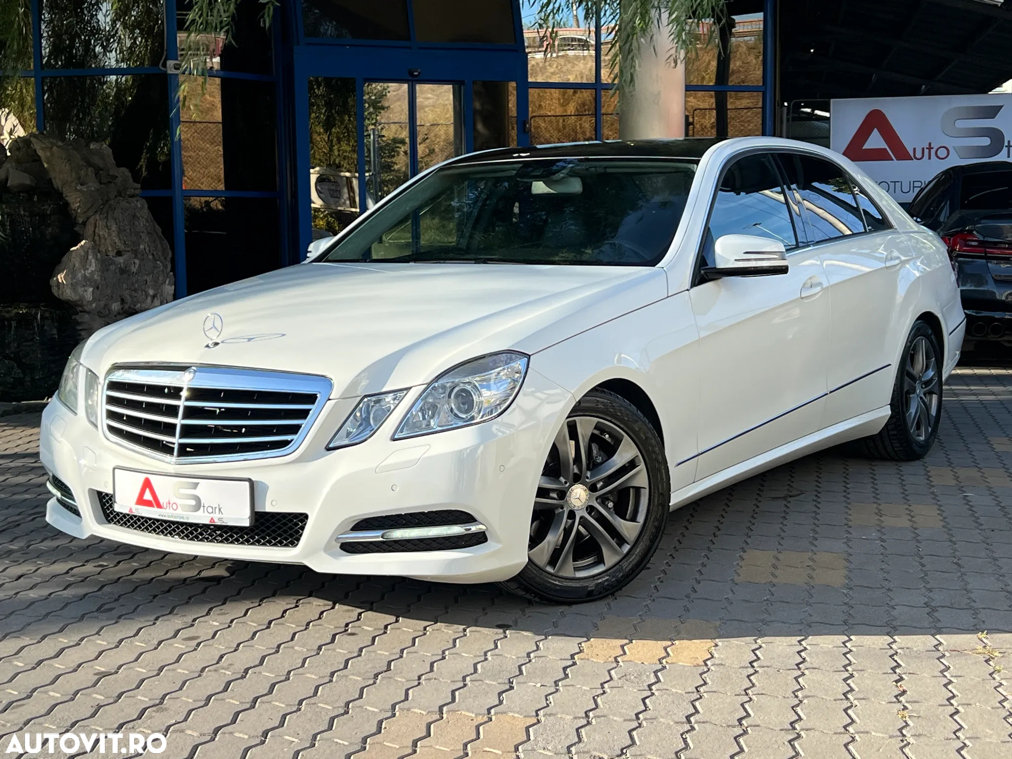 Mercedes-Benz E 250 CDI DPF BlueEFFICIENCY 7G-TRONIC Avantgarde - 9