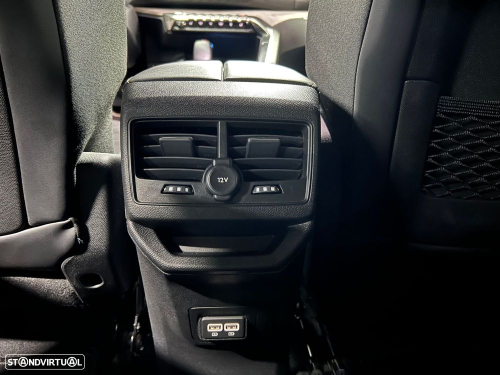 Peugeot 3008 1.6 Hybrid GT Pack e-EAT8 - 31