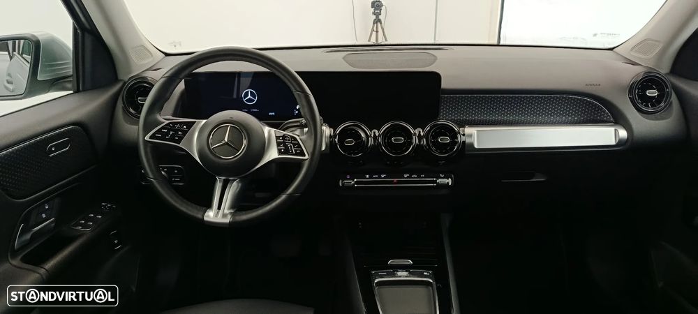 Mercedes-Benz GLB 180 d - 18