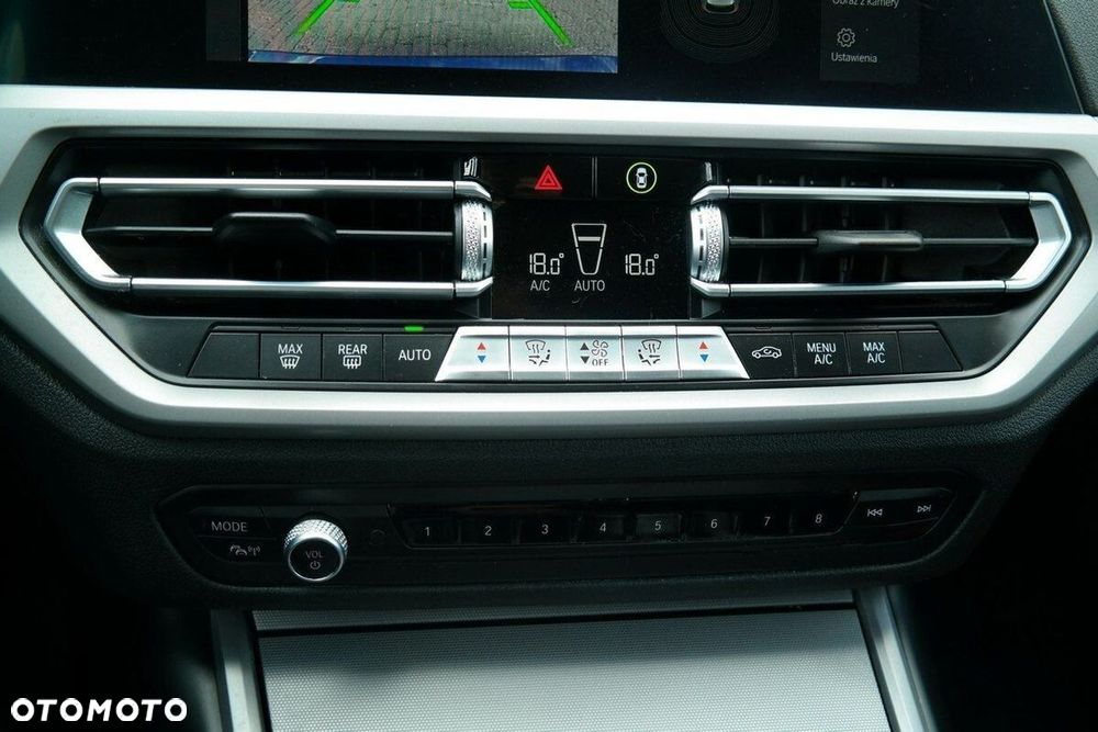 BMW Seria 3 330i Advantage sport - 26