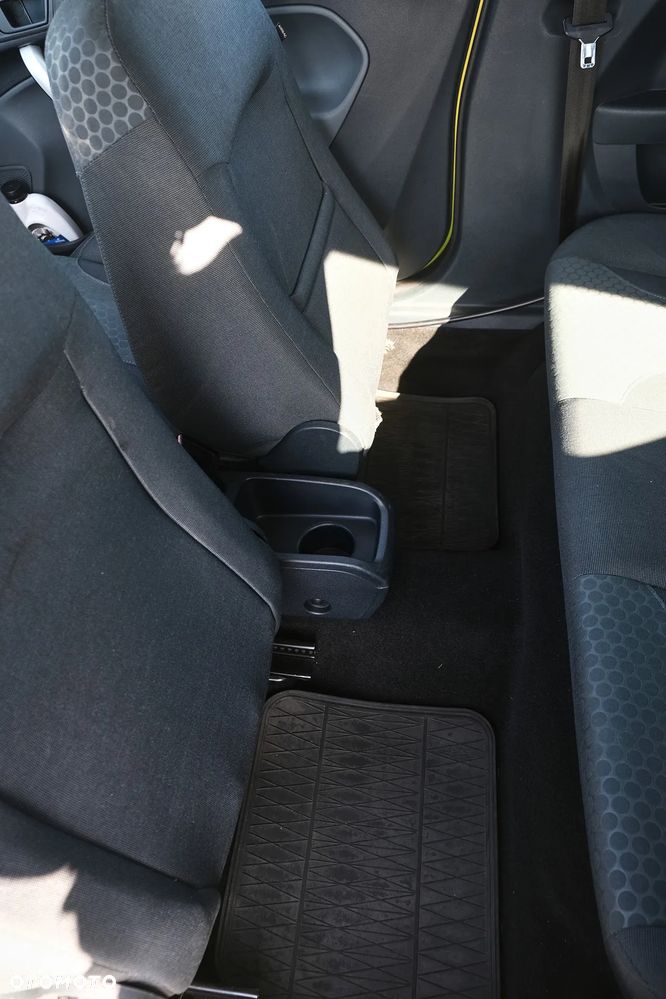 Ford Fiesta 1.6 Sport - 26