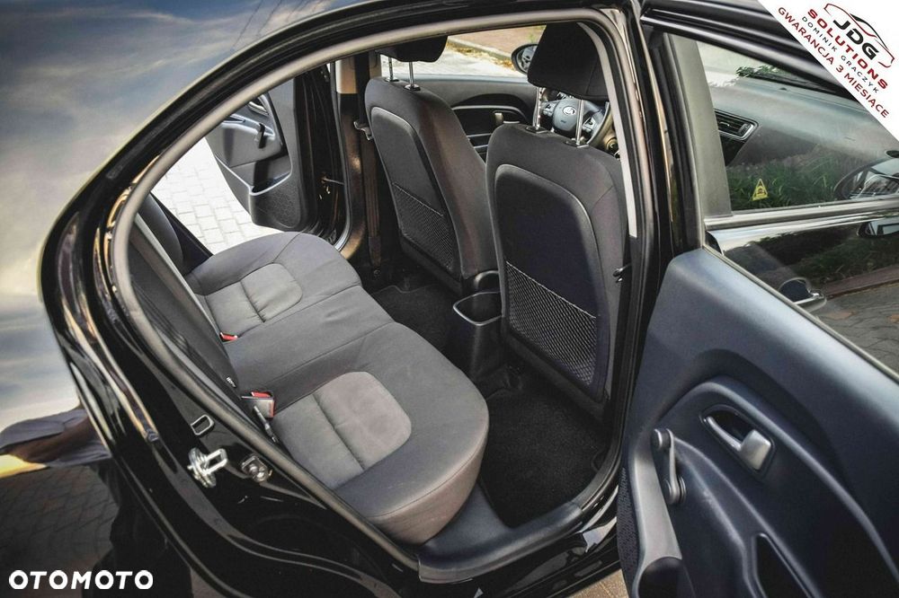 Kia Rio 1.2 Dream Team Edition - 33