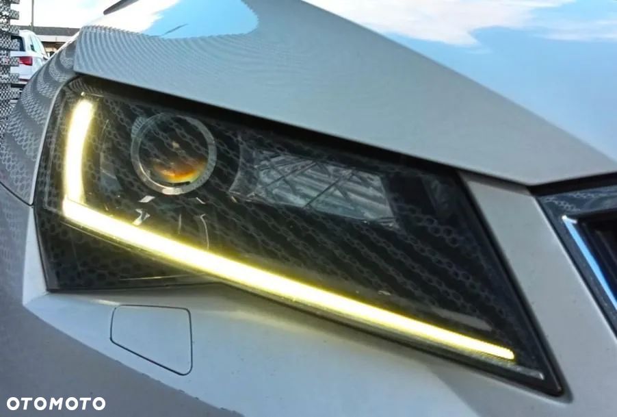 Skoda Superb 2.0 TDI Ambition DSG - 11