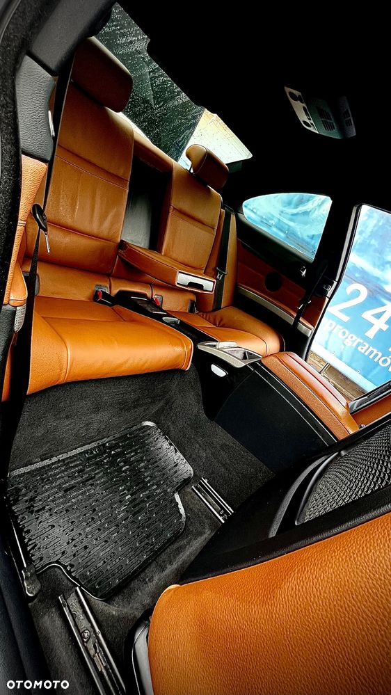 BMW Seria 3 335i M Sport Edition - 31