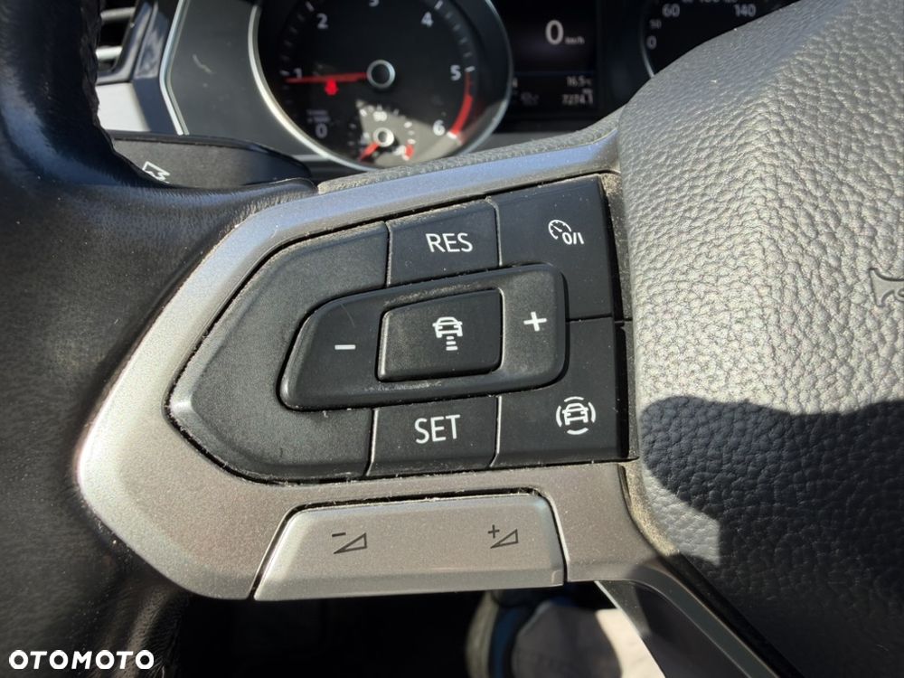 Volkswagen Passat - 21