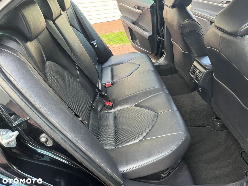 Toyota Camry 2.5 Hybrid Executive CVT - 25
