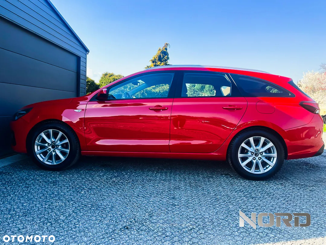 Hyundai i30 1.6 D Classic + - 6