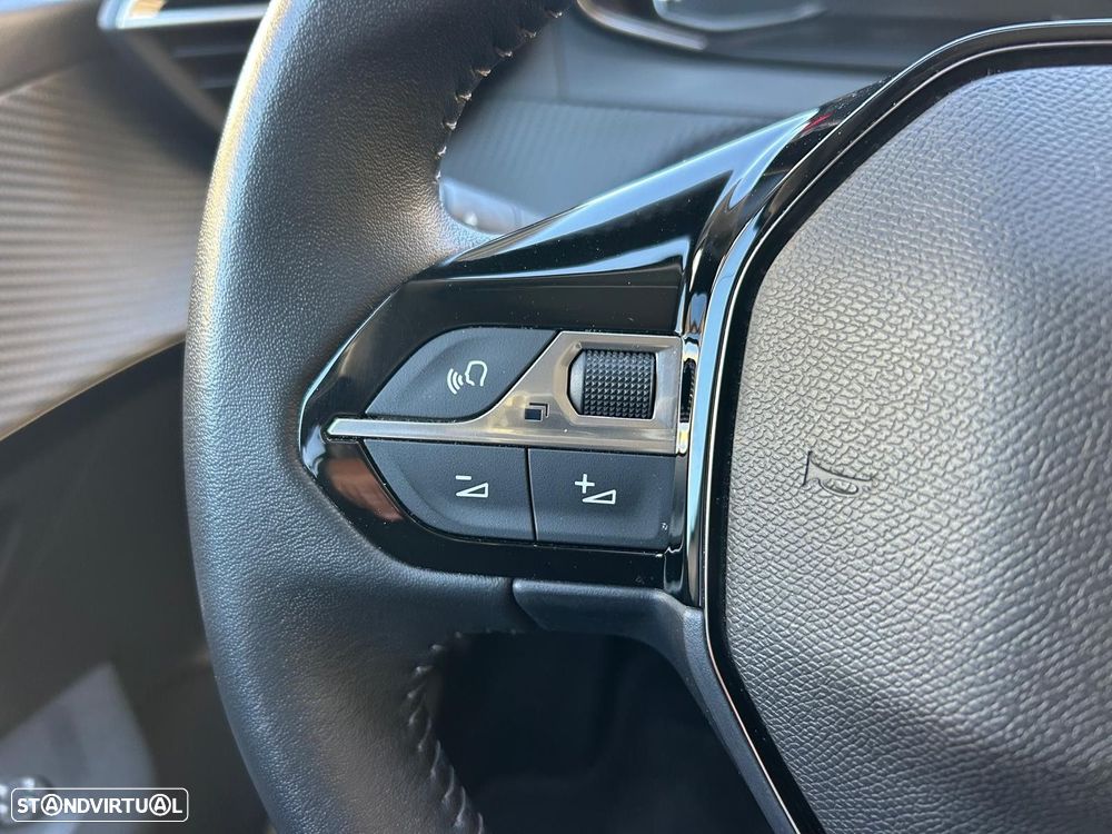Peugeot 208 1.2 PureTech SE Style - 35