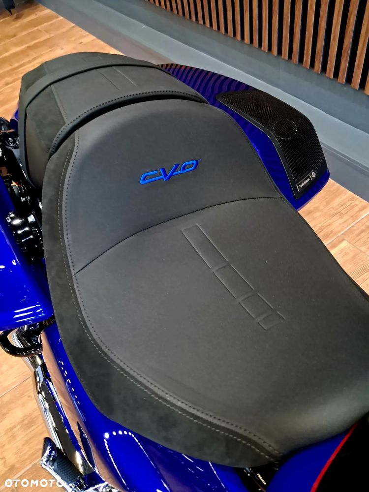 Harley-Davidson Touring Road Glide - 12
