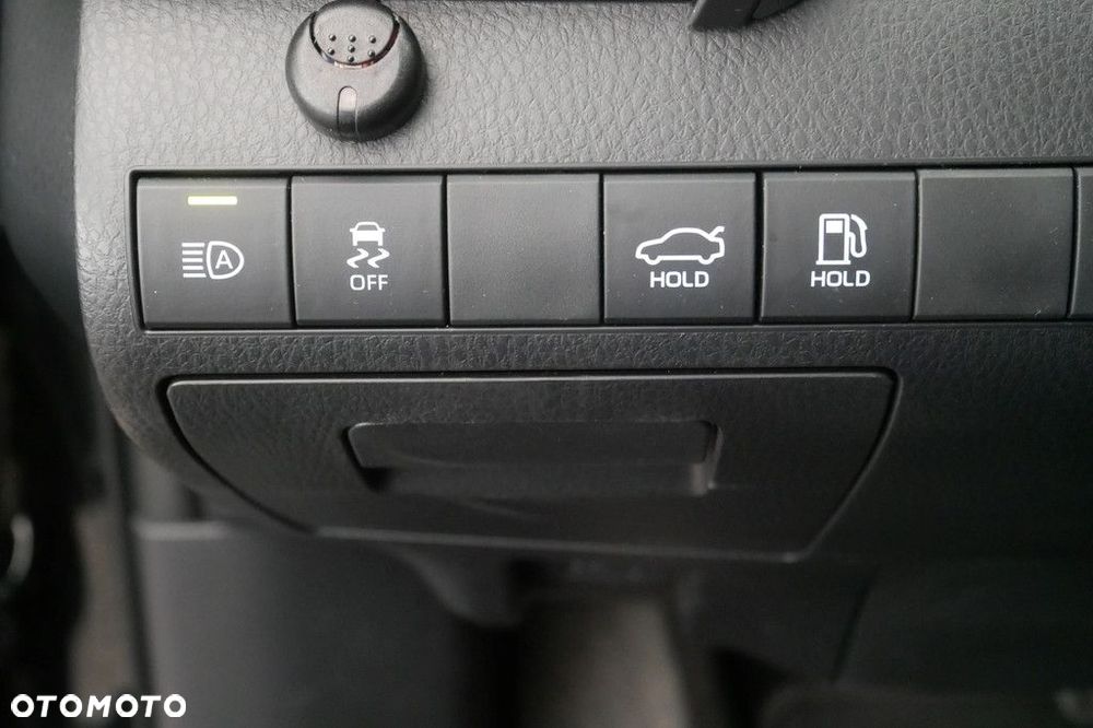 Toyota Camry 2.5 Hybrid Comfort CVT - 26