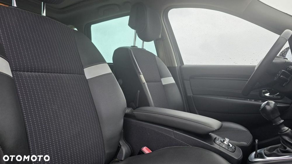 Renault Grand Scenic - 20