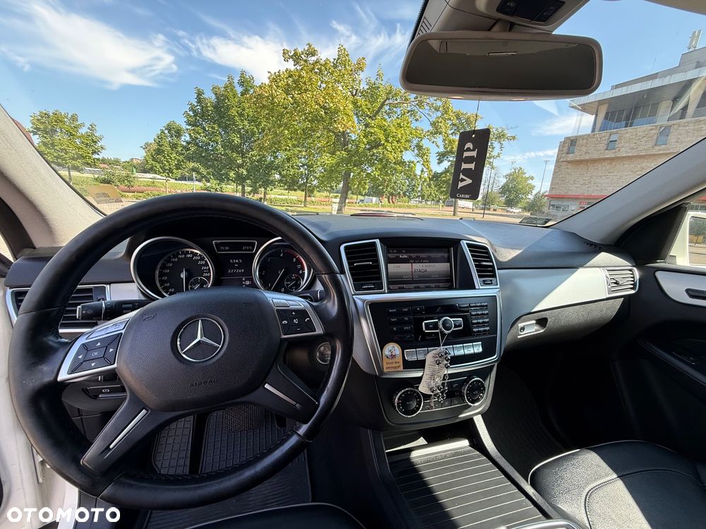 Mercedes-Benz ML - 10