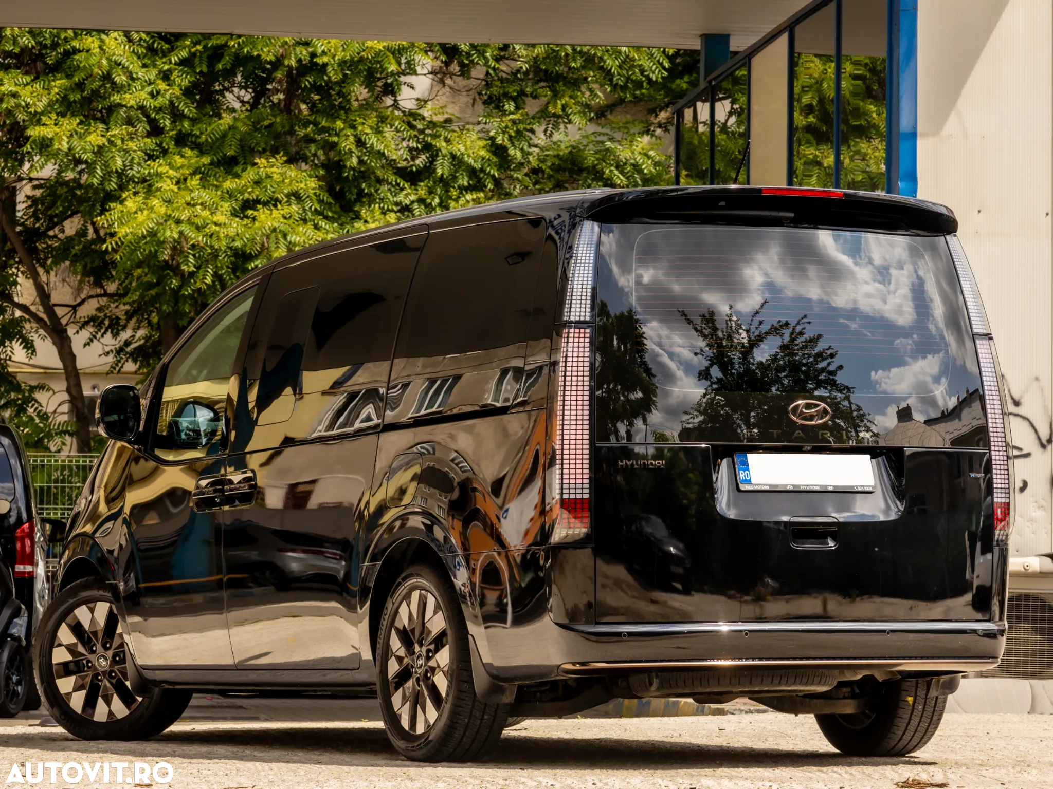 Hyundai Staria 2.2 CRDi Allrad Signature - 4