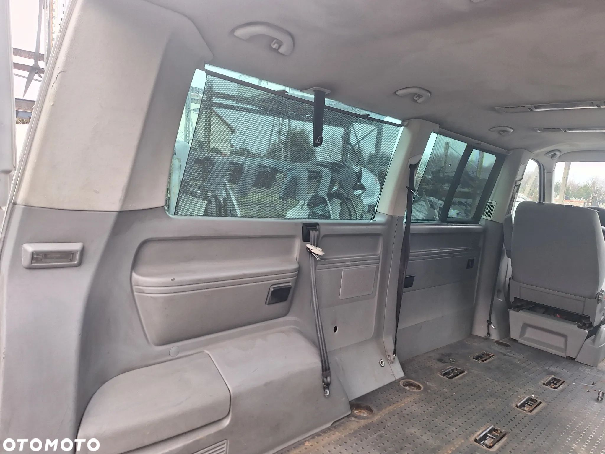 BOCZEK TAPICERKA LEWY TYŁ VW TRANSPORTER T5 CARAVELLE - 1
