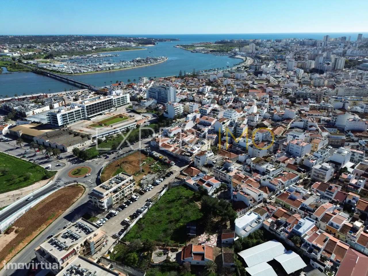 Armazém e terreno para loteamento - Grande imagem: 2/59