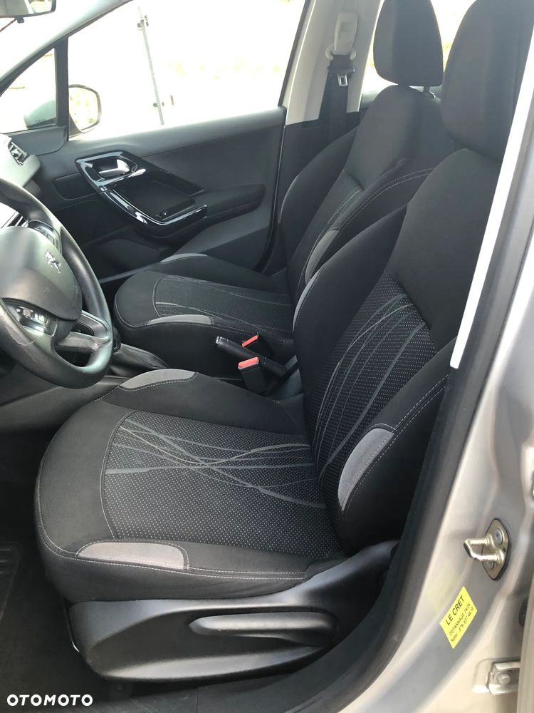 Peugeot 208 82 PureTech Style - 8