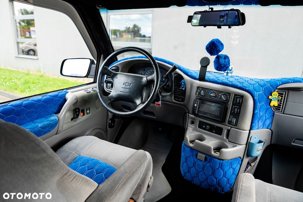 Chevrolet Astro - 25