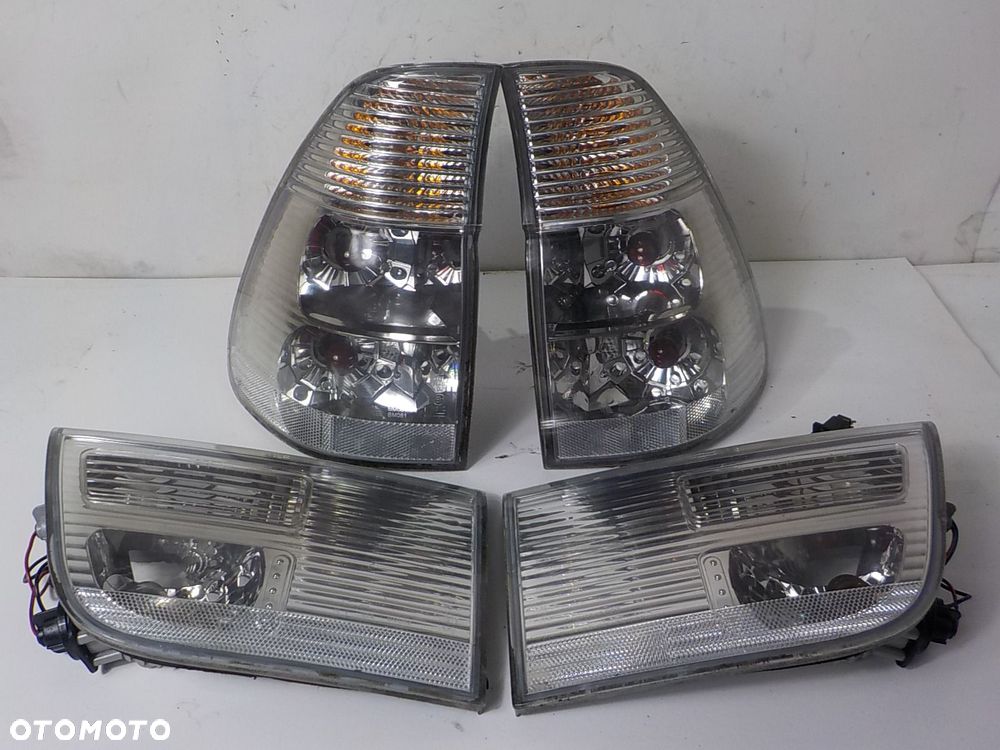 BMW X5 E53 LIFT LAMPA LEWA PRAWA TYLNA LEWY PRAWY TYŁ W KLAPĘ KOMPLET BIAŁE - 1