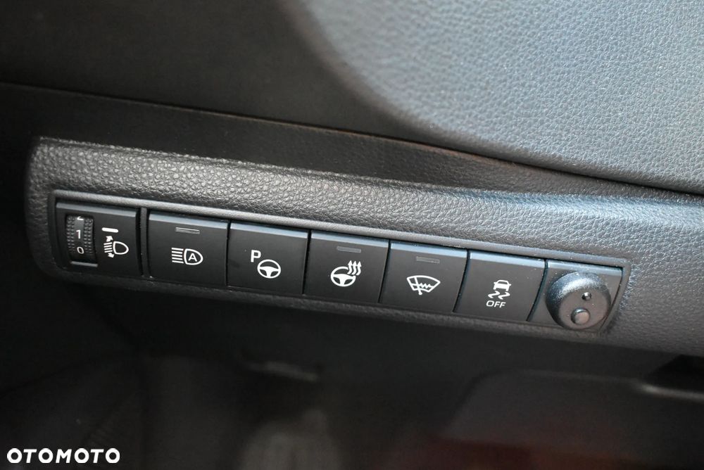 Toyota Corolla 2.0 Hybrid Executive - 21