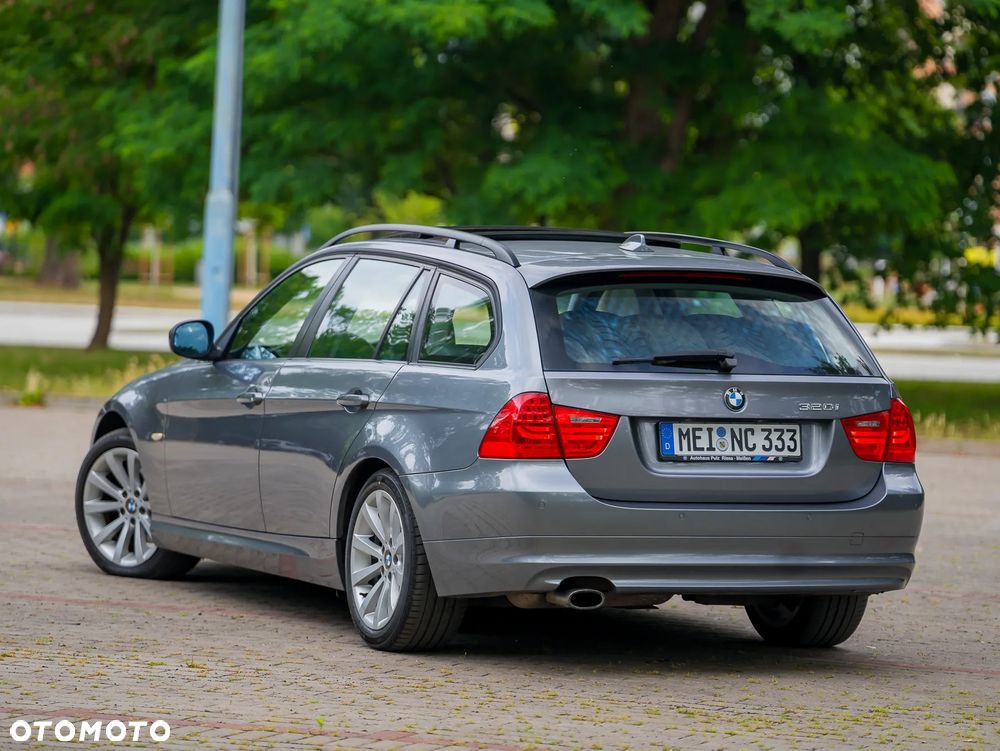 BMW Seria 3 320i Edition Exclusive - 7