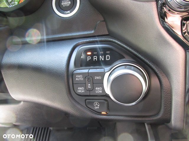 RAM 1500 Crew Cab Shortbed Bighorn - 30