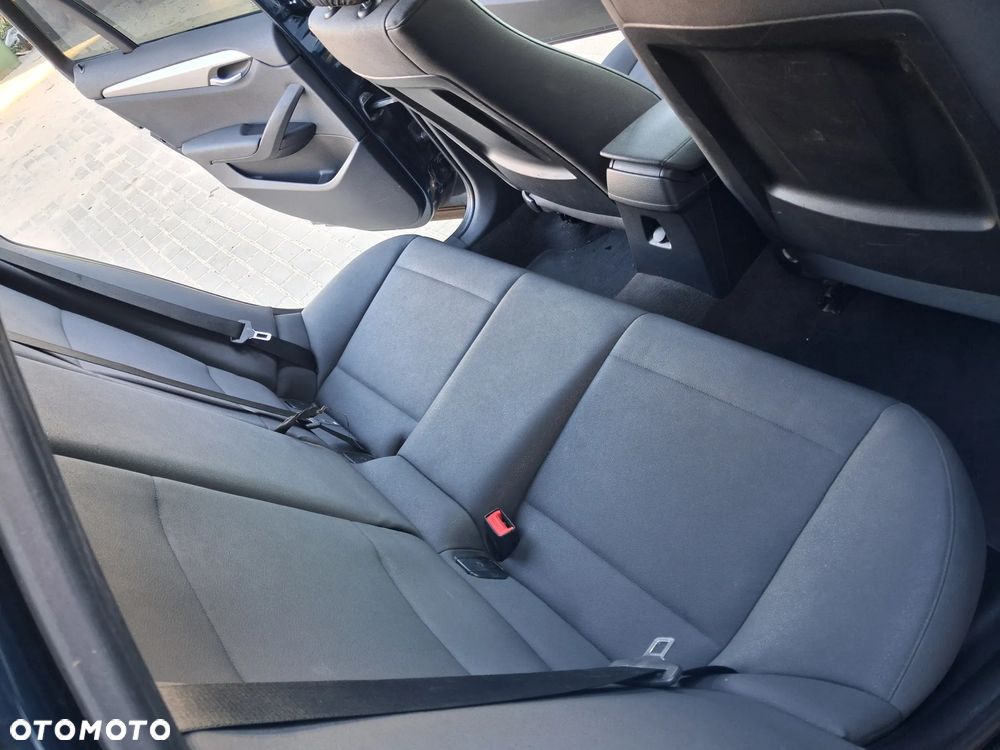 BMW X1 sDrive16d - 14