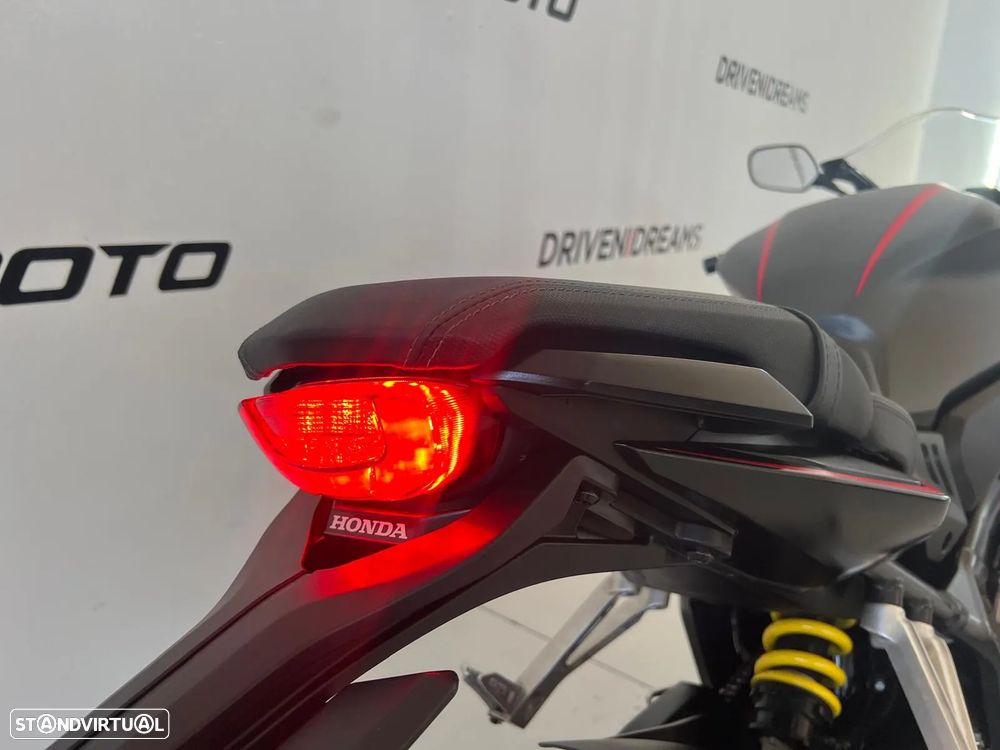 Honda CBR 650R - 13