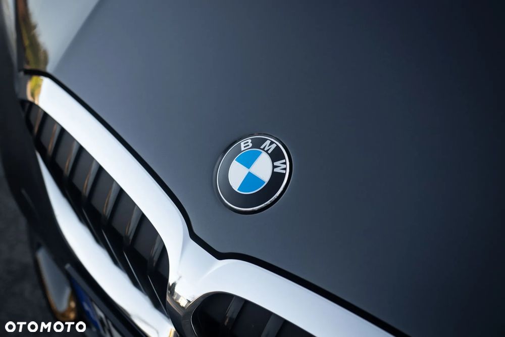 BMW Seria 3 330i xDrive Sport Line - 6