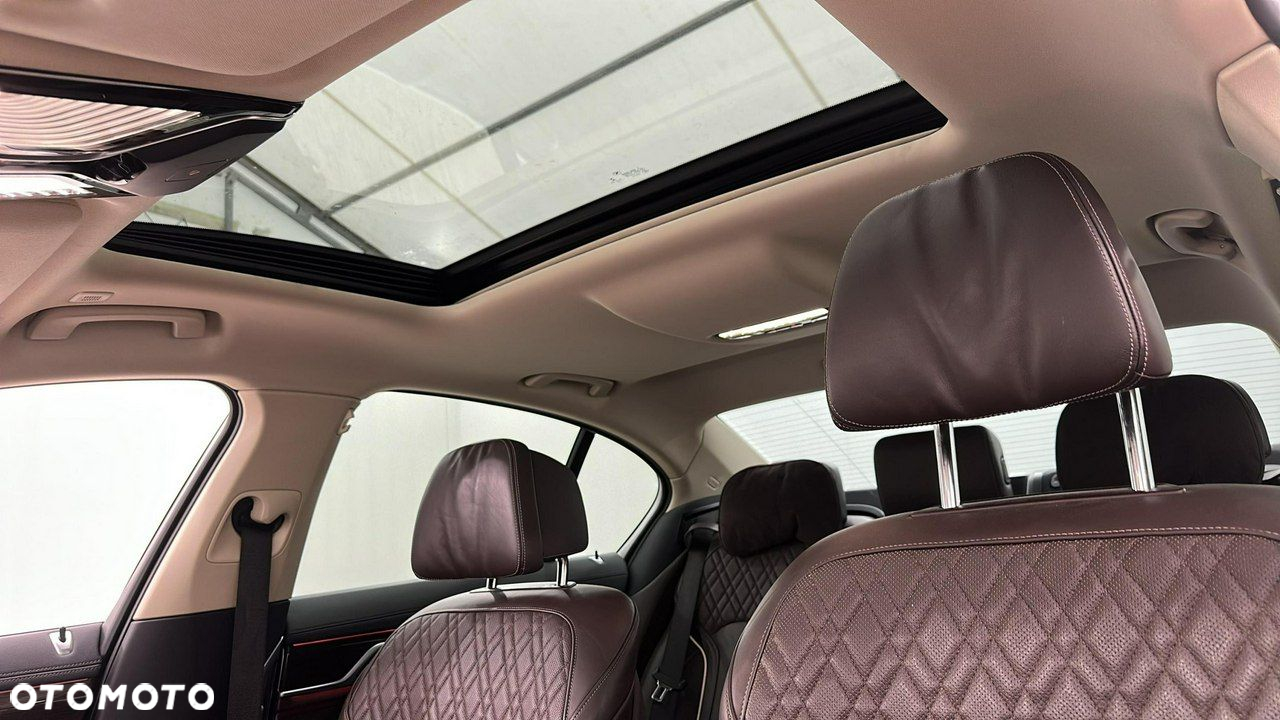 BMW Seria 7 - 29