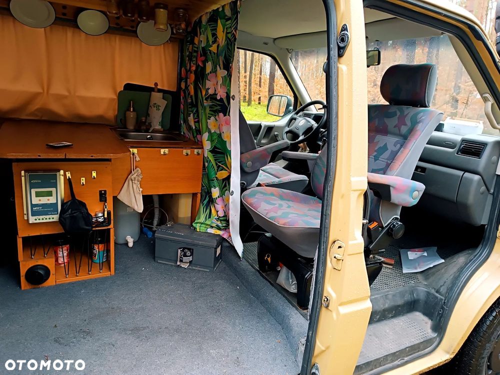 Volkswagen Transporter - 12