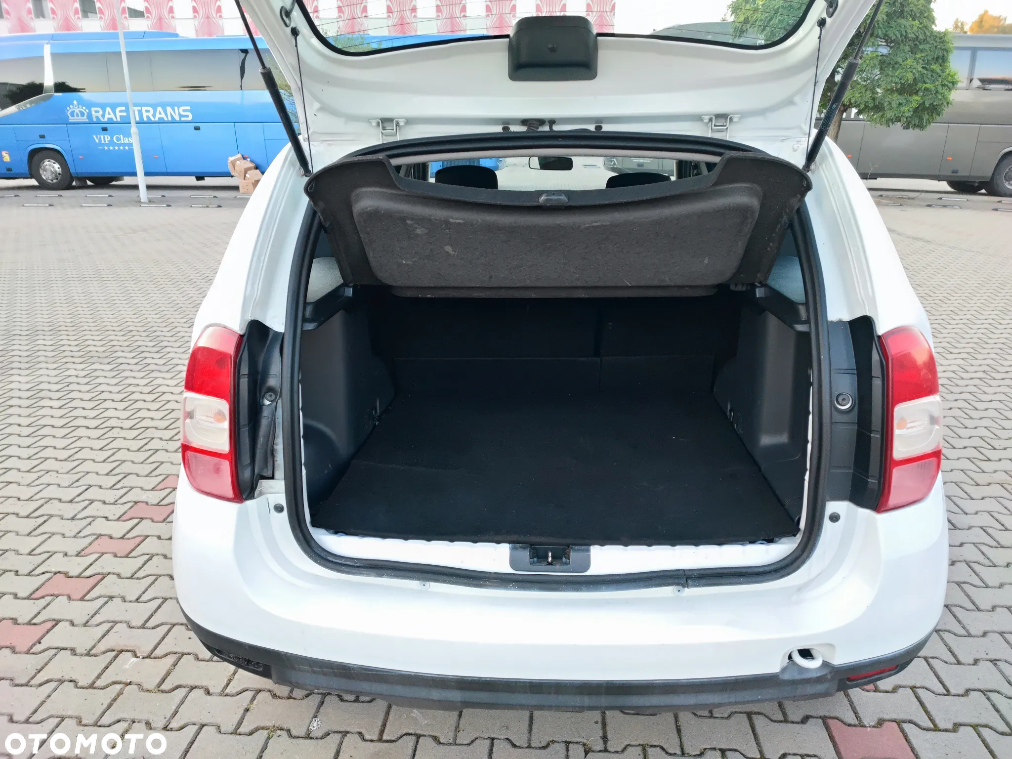 Dacia Duster 1.6 SCe Laureate 4x4 S&S - 11