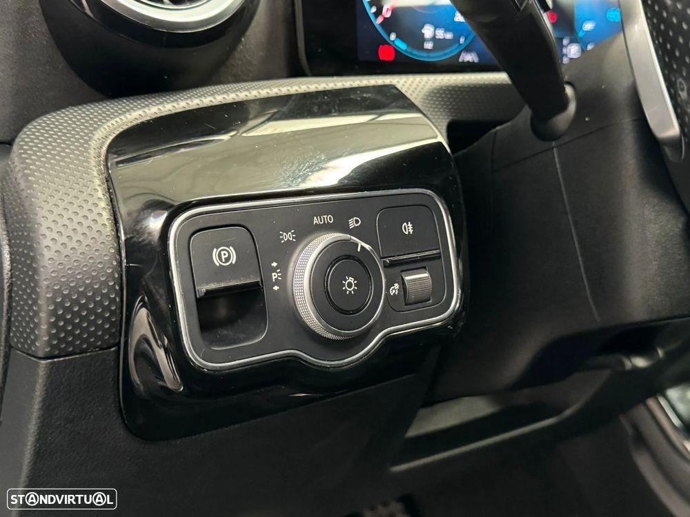 Mercedes-Benz A 250 e AMG Line - 22