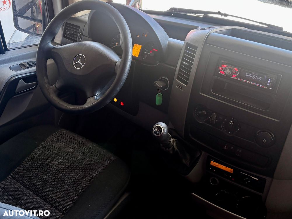 Mercedes-Benz Sprinter - 10