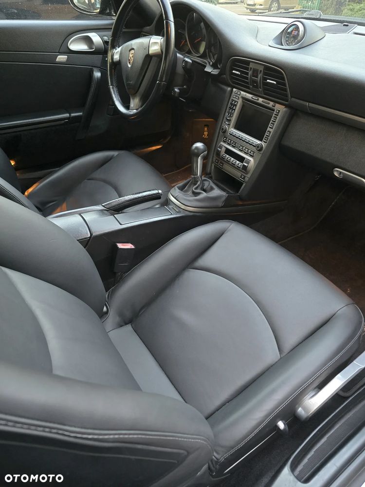 Porsche 911 Carrera - 14