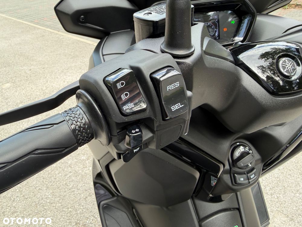 Yamaha X-max - 10