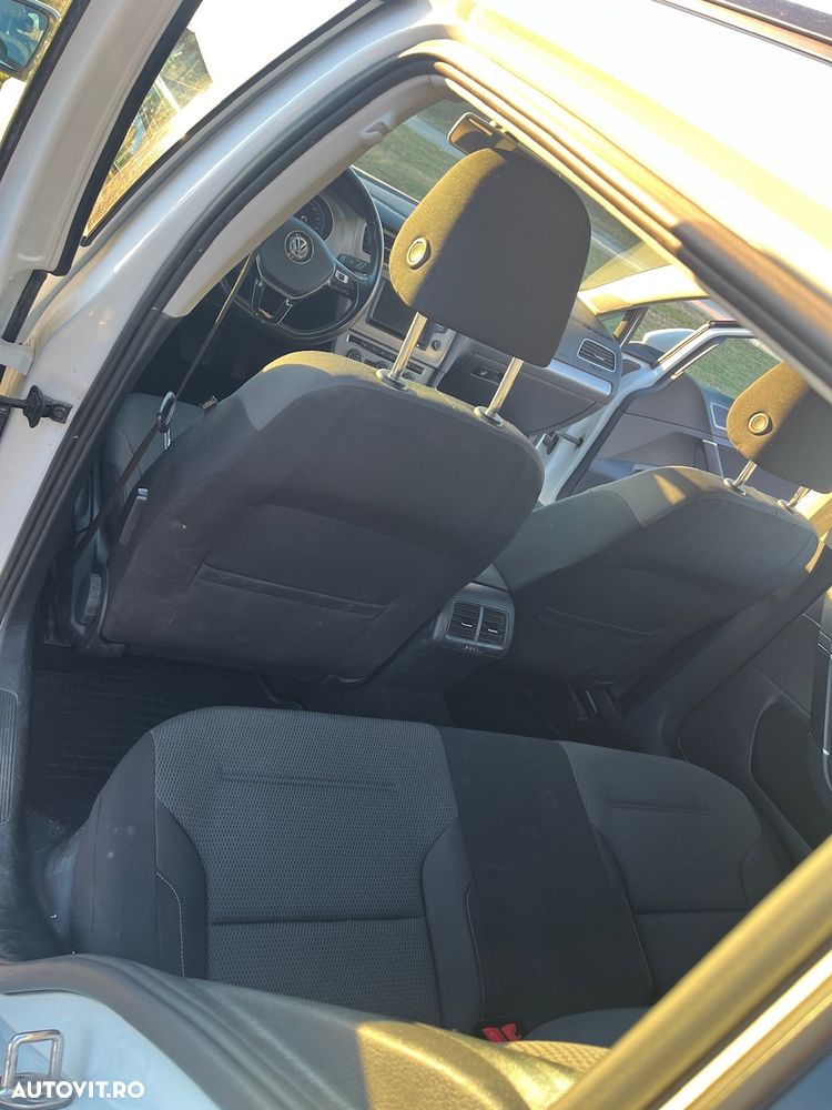 Volkswagen Golf - 13