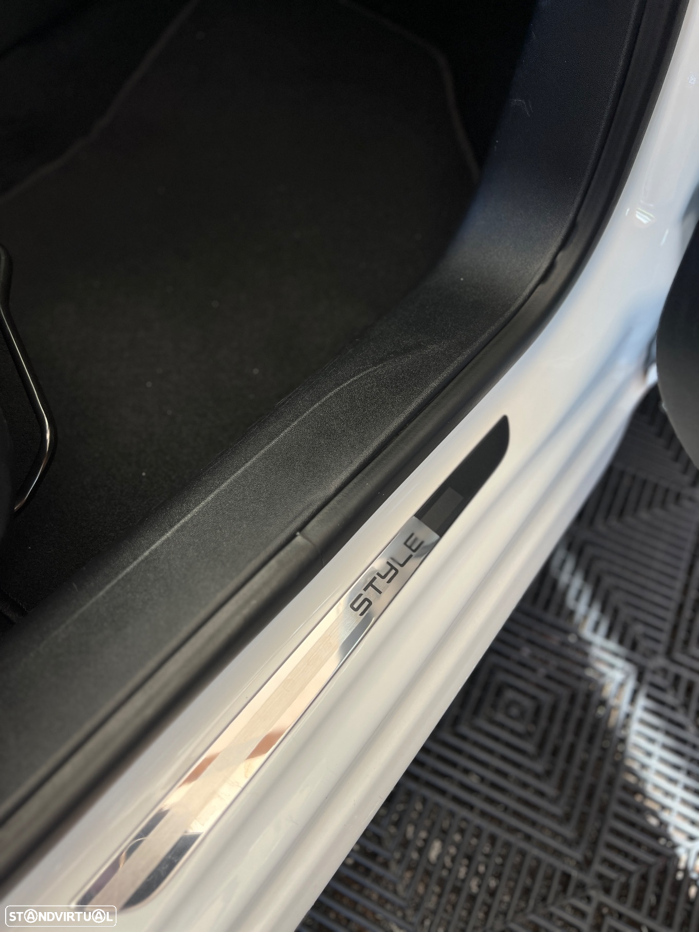 Peugeot 208 1.6 BlueHDi Active - 18