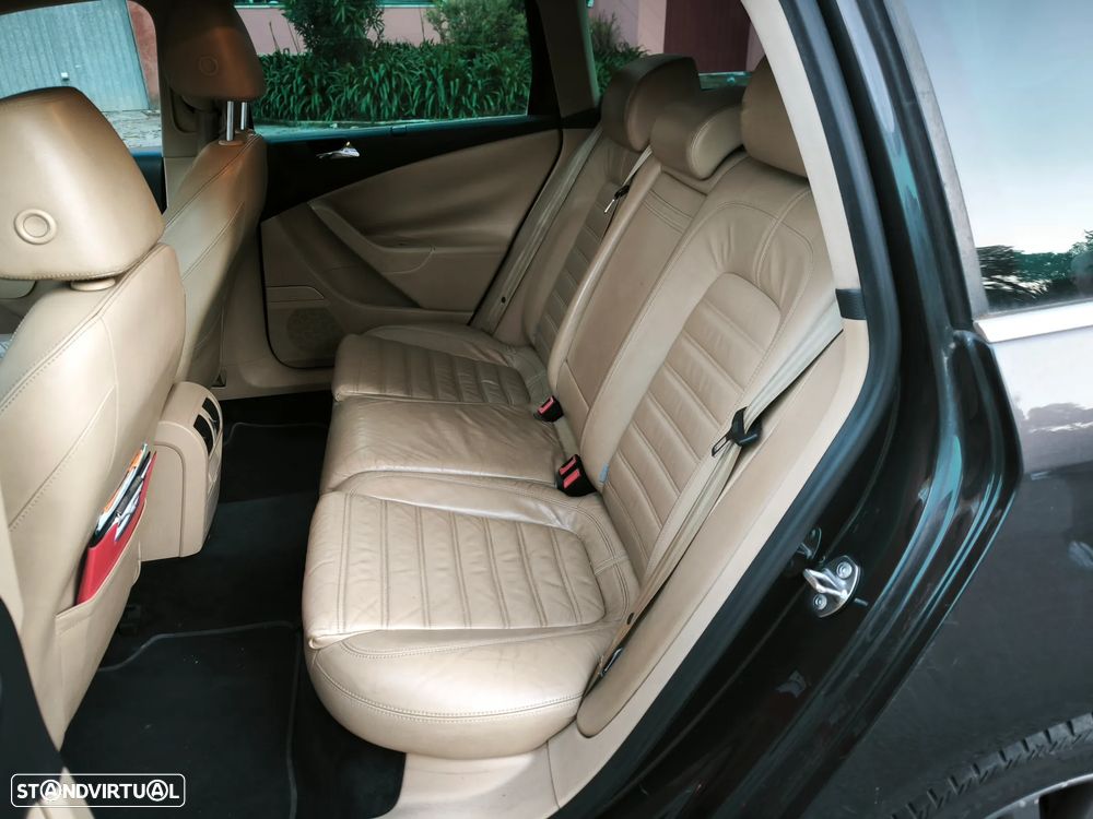 VW Passat Variant 2.0 TDI Confortline - 13
